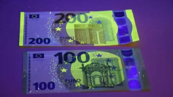 Euro 200 Bills